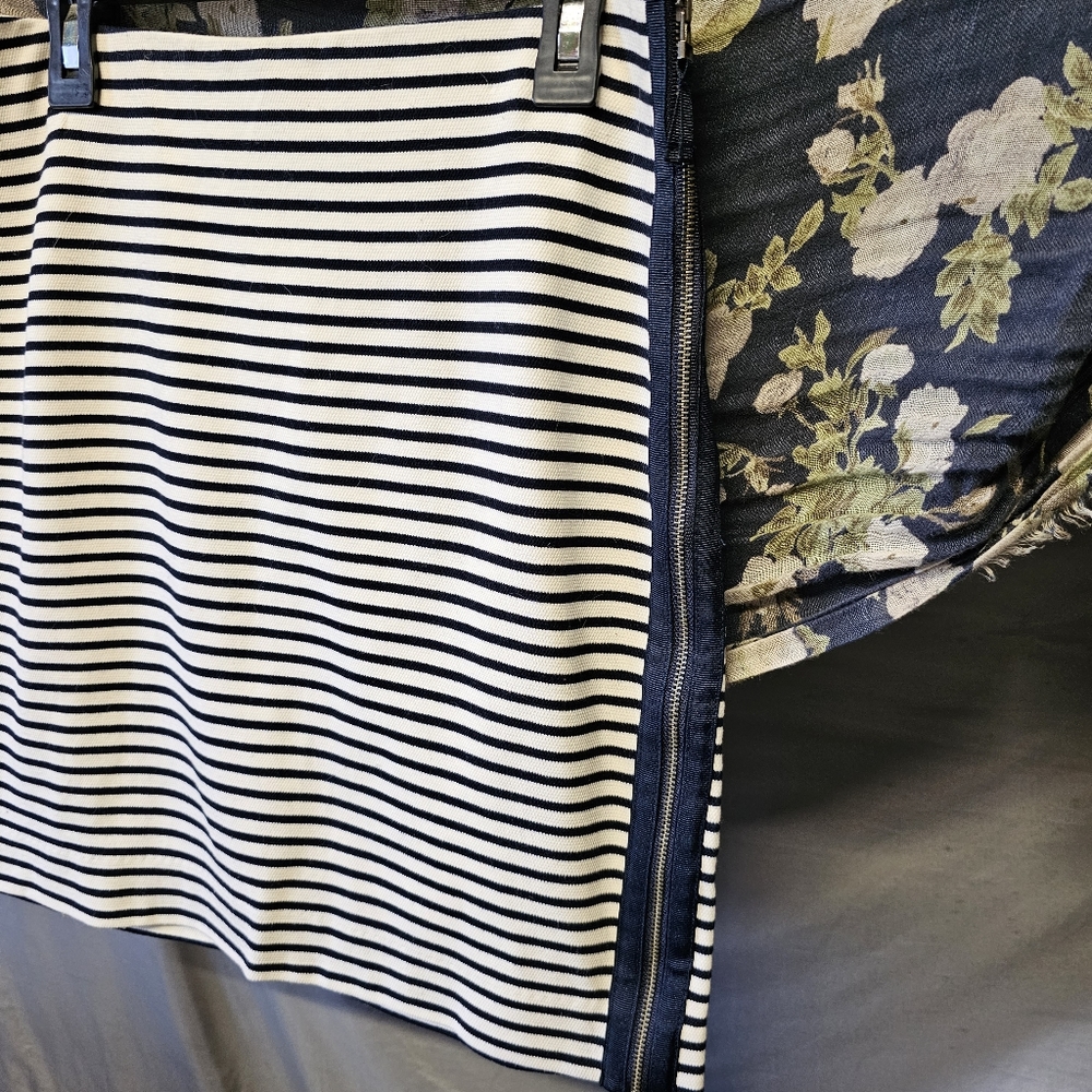 NEW Madewell Navy and White Vertical Stripe Skirt size Medium - Picture 2 of 10
